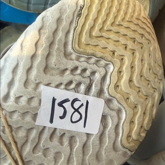 Nike Epic React Flyknit 2 Running Shoe Gray, Red - Picture 7 of 7